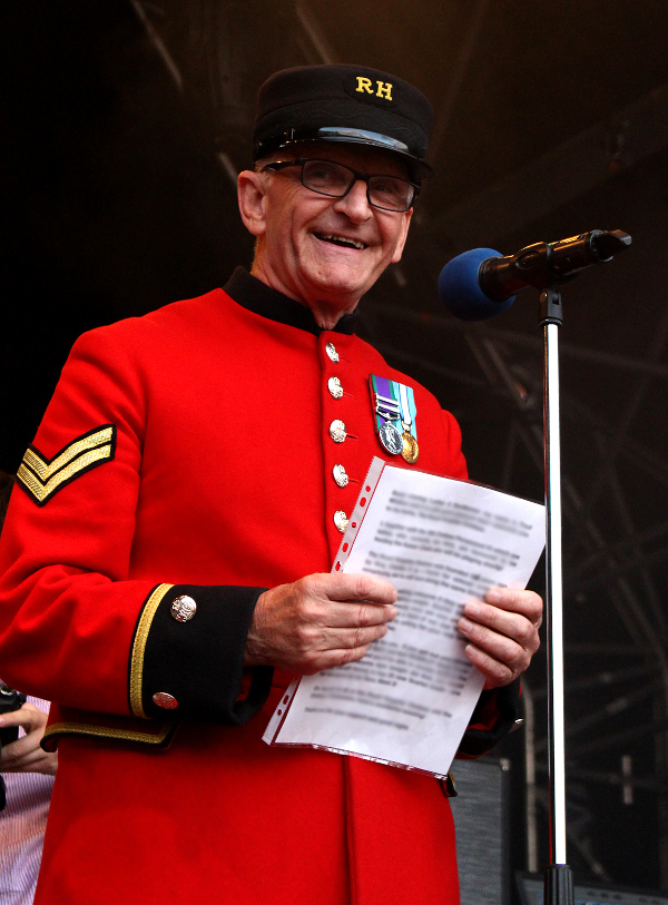 Chelsea Pensioner Paul Introduces Live at Chelsea acts