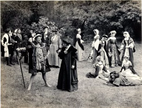 Actors dressed as Elizabeth I, Henry VIII and Sir Thomas More. Courtesy of the Royal Borough of Kensington and Chelsea