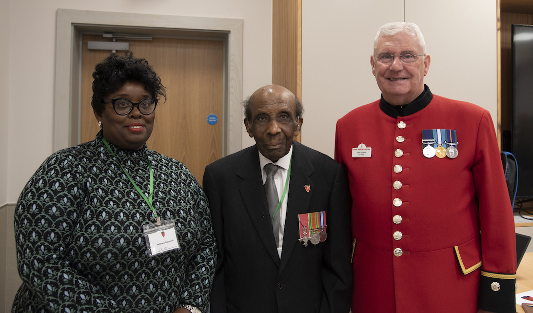 Chelsea Pensioner Dave Godwin meets other veterans at Chelsea Outreach event