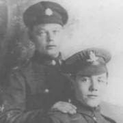 Don's father standing beside his brother Albert, who died of wounds on 4th October 1918 in Ypres, Belgium